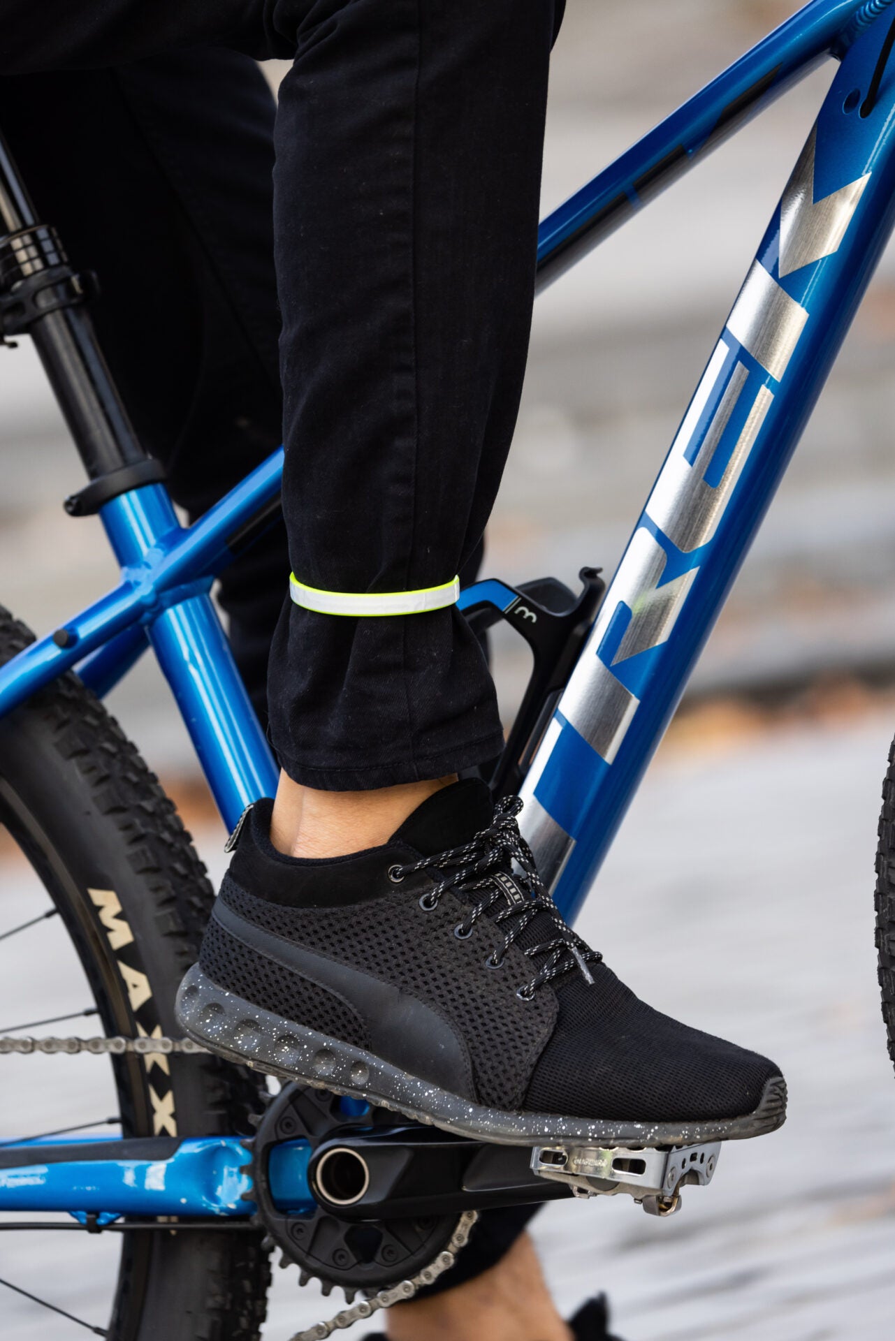 wowow-fermapantaloni-per-bici-clip-fluorescenti-con-riflettenti-3m image 2