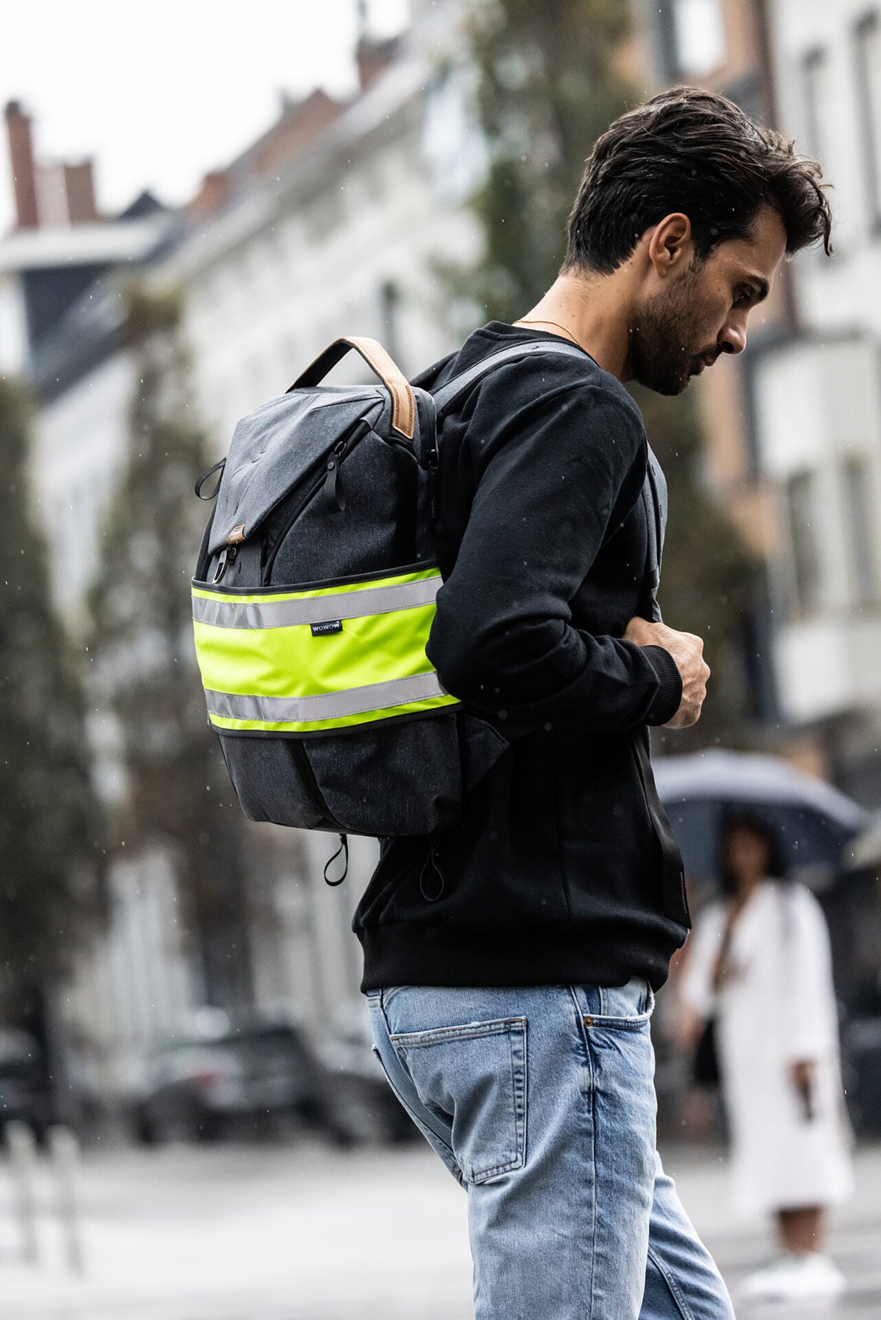 wowow-wrap-it-reflective-band-benda-riflettente-giallo-fluo-per-zaino-e-bici image 3