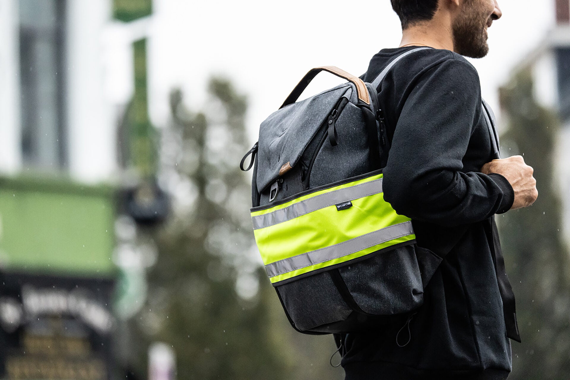 wowow-wrap-it-reflective-band-benda-riflettente-giallo-fluo-per-zaino-e-bici image 4