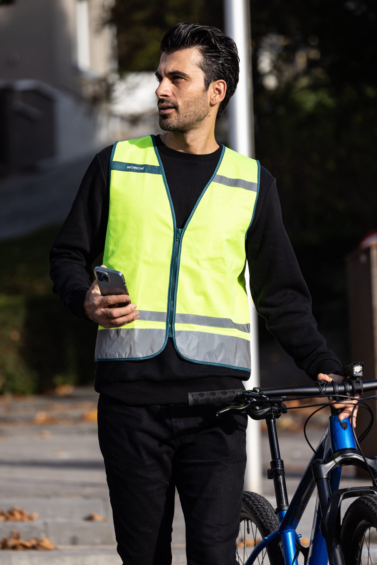 wowow-amsterdam-giacca-gialla-fluorescente-riflettente-per-ciclismo-urbano image 3