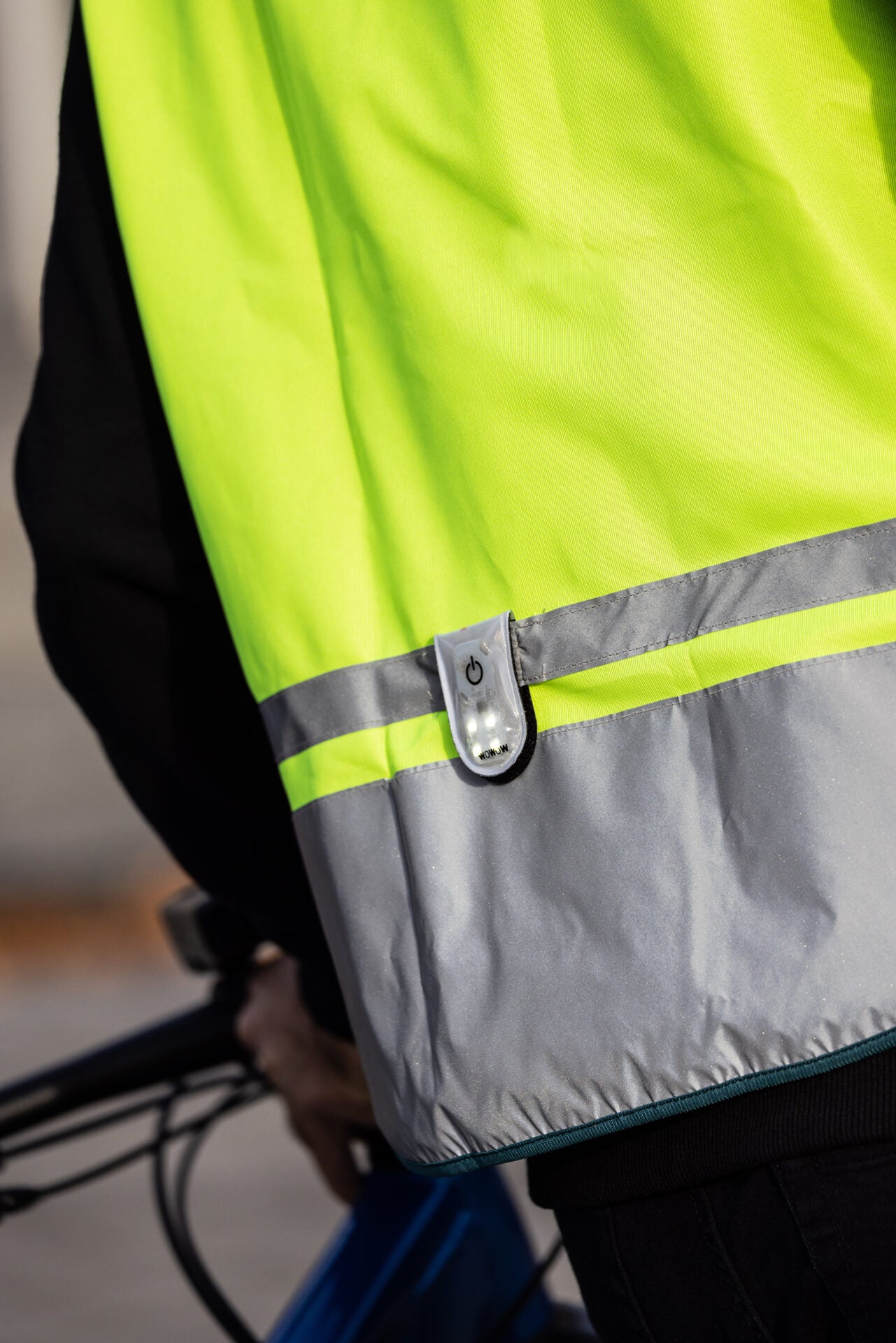 wowow-amsterdam-giacca-gialla-fluorescente-riflettente-per-ciclismo-urbano image 5