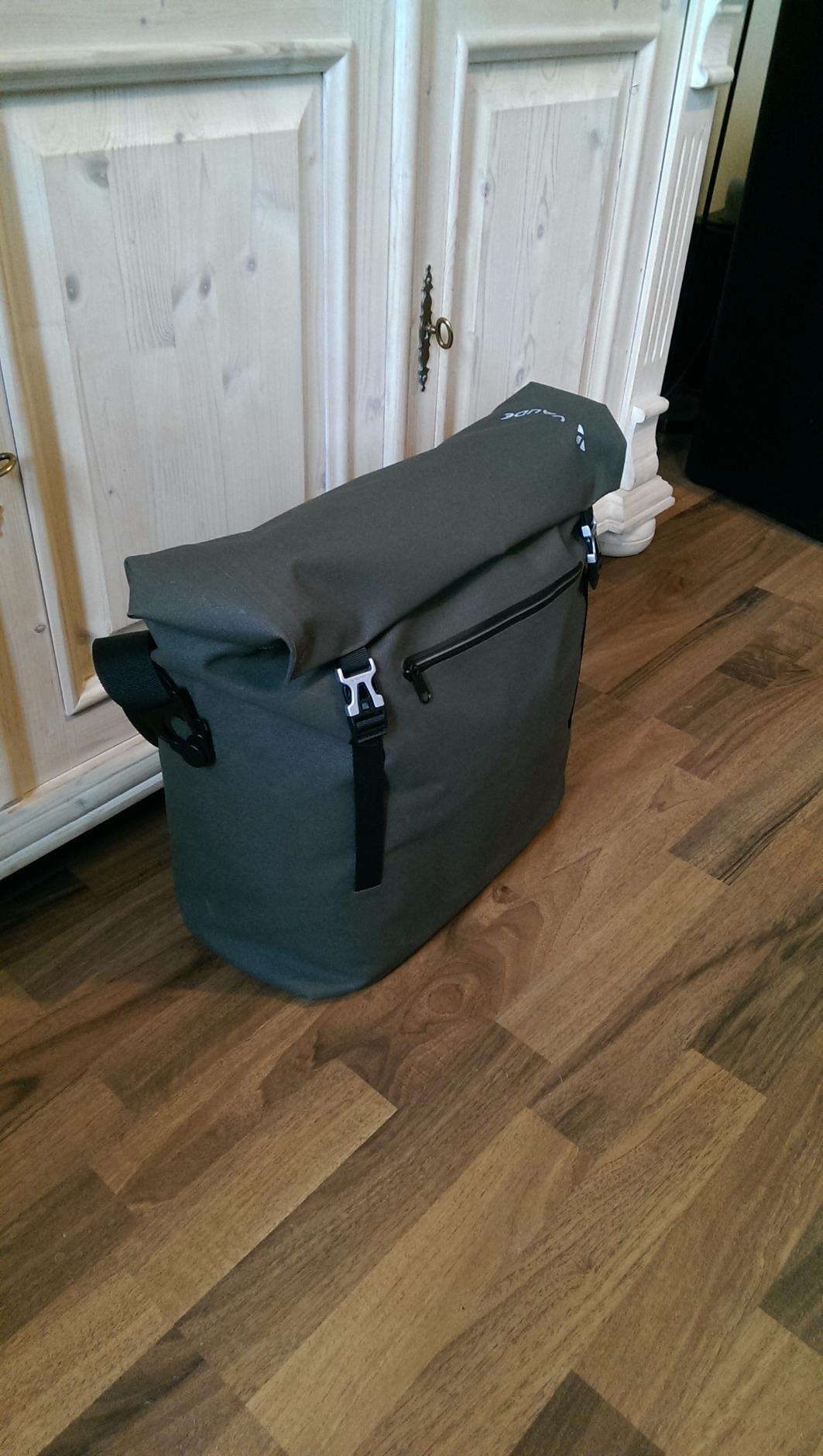 Buona borsa, ma la tracolla scivola