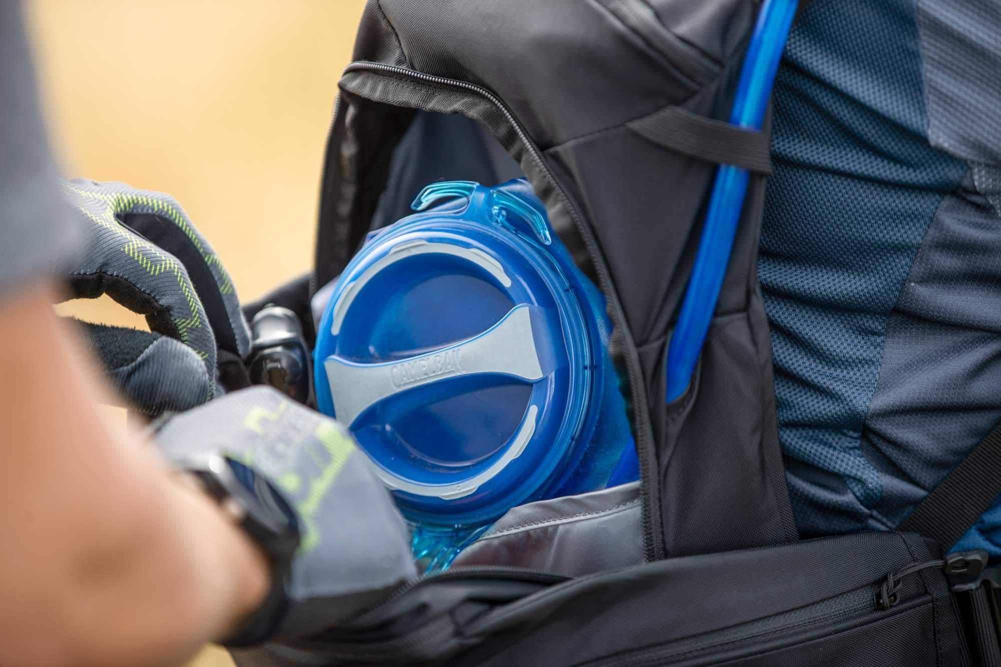 camelbak-crux-lumbar-3l-serbatoio-idratazione image 4