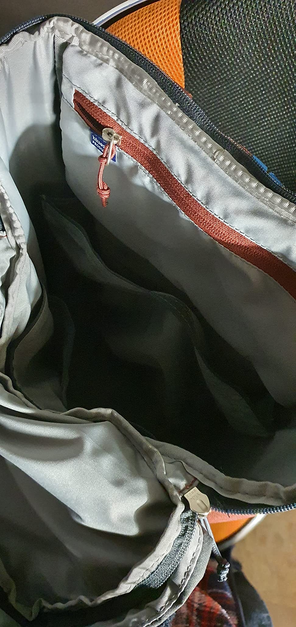 Carino, ma le cinghie sono un po' rigide