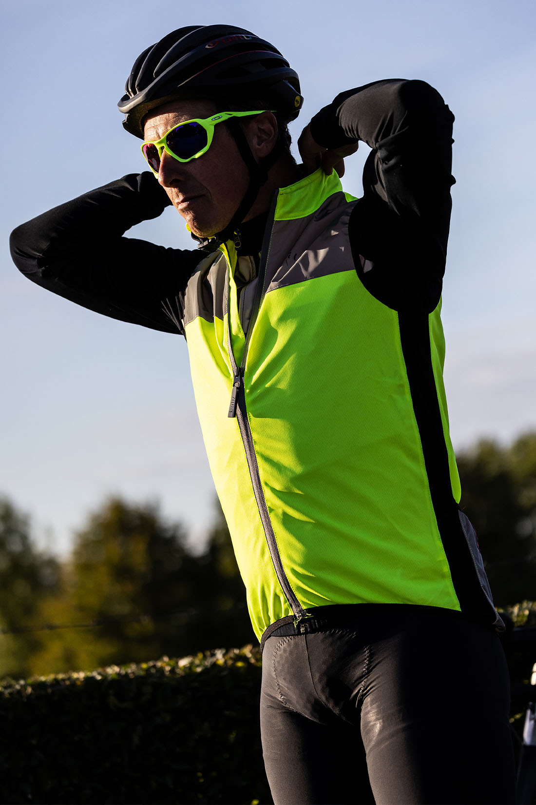 wowow-dark-jacket-1-1-giacca-fluorescente-riflettente-con-tasche-per-ciclismo-ur image 3