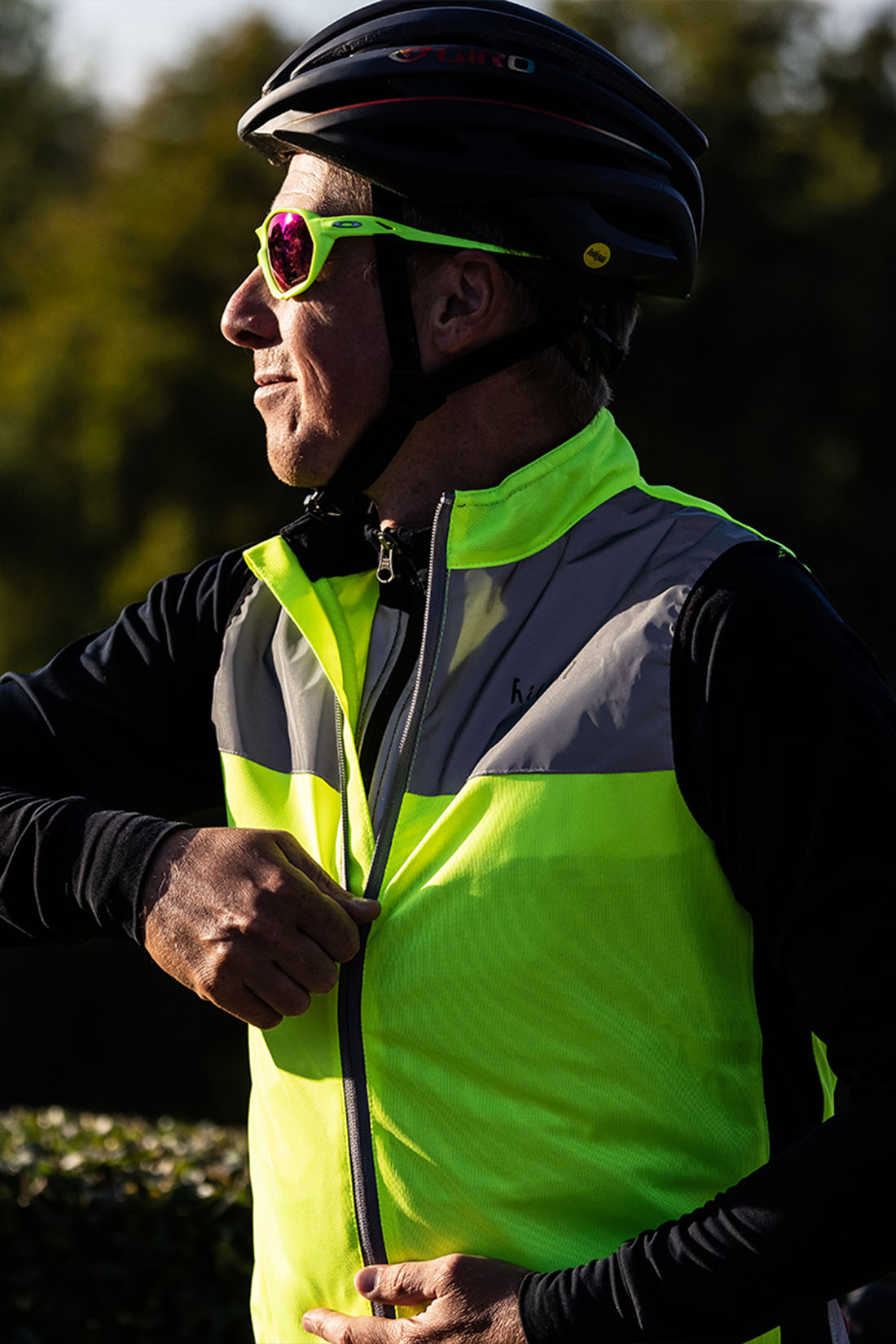 wowow-dark-jacket-1-1-giacca-fluorescente-riflettente-con-tasche-per-ciclismo-ur image 4