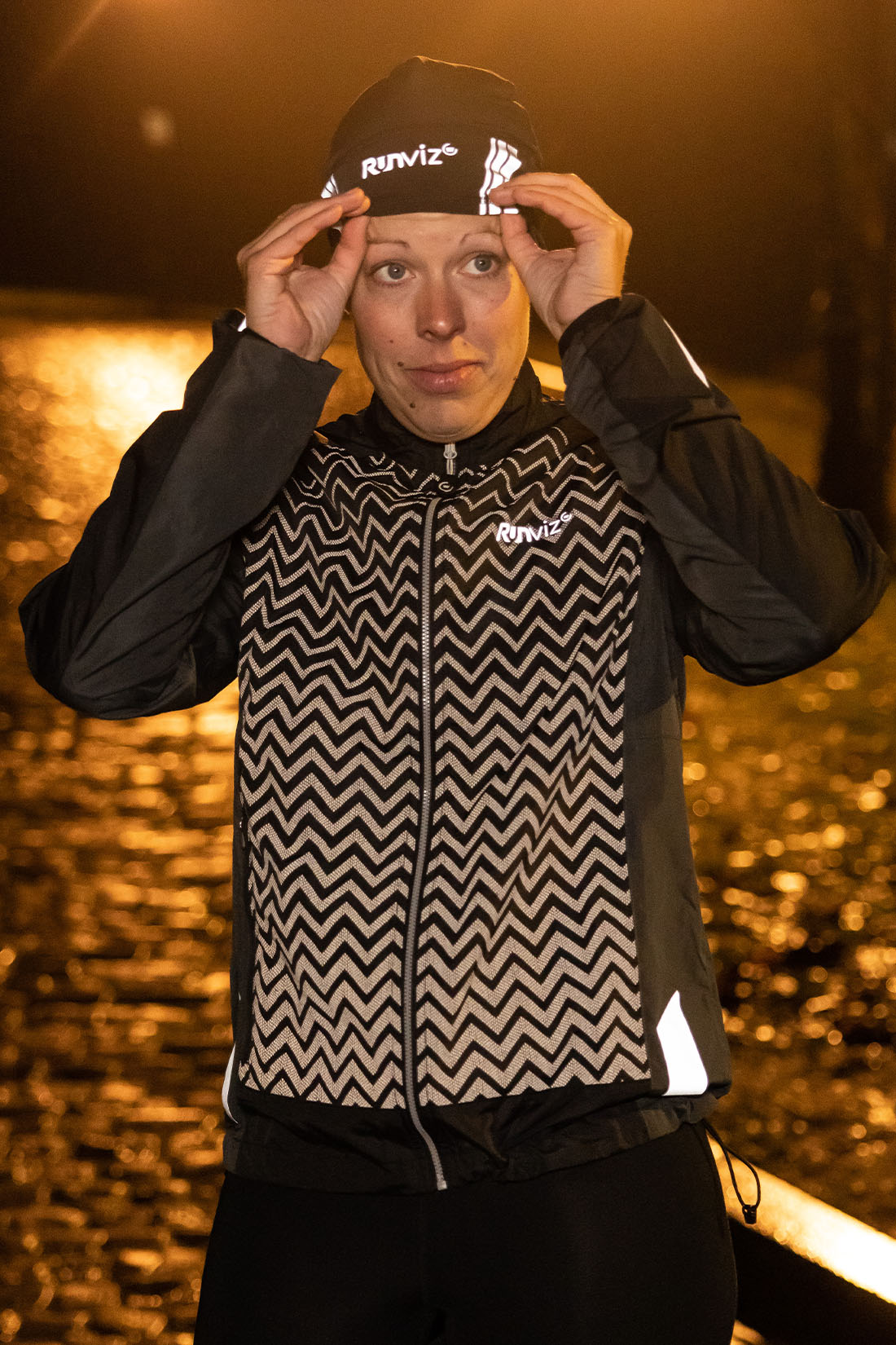 wowow-light-runner-jacket-giacca-da-running-riflettente-nera image 5